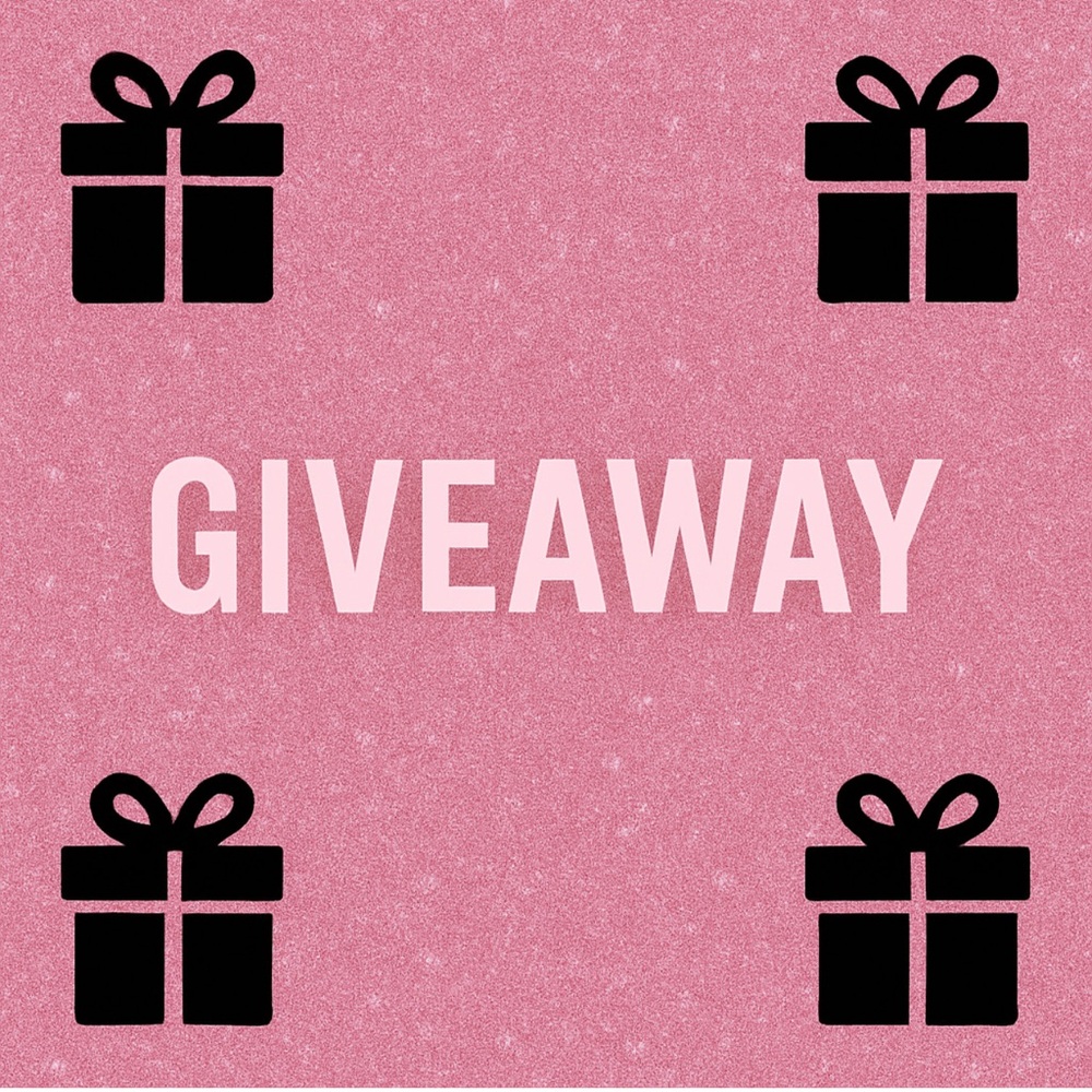 Free gift + free shipping for the live show for followers 💗